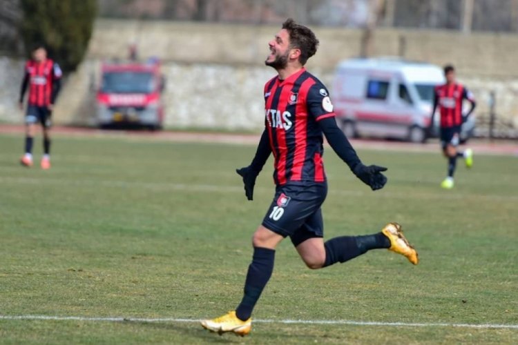 UŞAKSPOR SAHASINDA RAHAT KAZADI